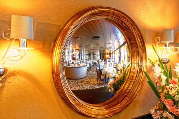 Windstar Wind Star & Wind Spirit Interior AmphorA Restaurant 5.jpg